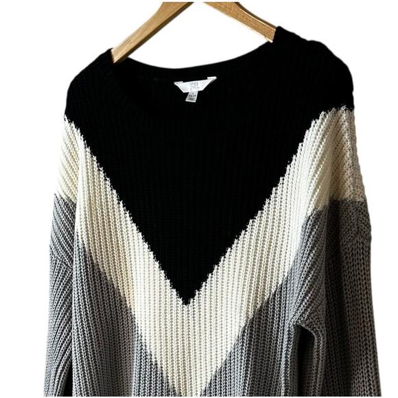 Time and Tru Chevron Pullover Knit Sweater Large 12-14 Gray Black White Cozy - Picture 4 of 12